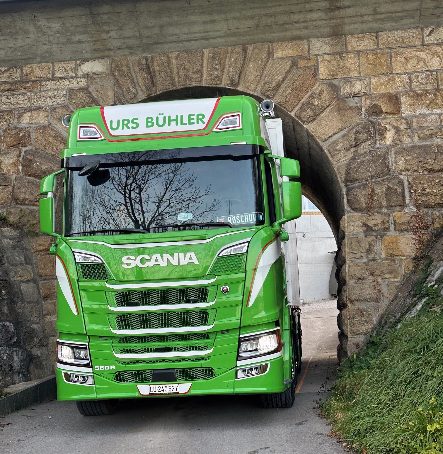 Scania R490 240 Lastwagen