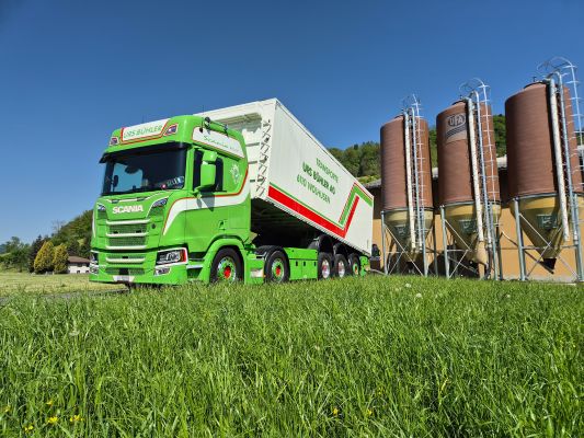 Öffentliche Waschanlage für Nutzfahrzeuge